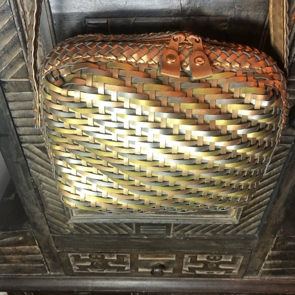 🦋Vintage Woven Purse - Picture 2 of 6